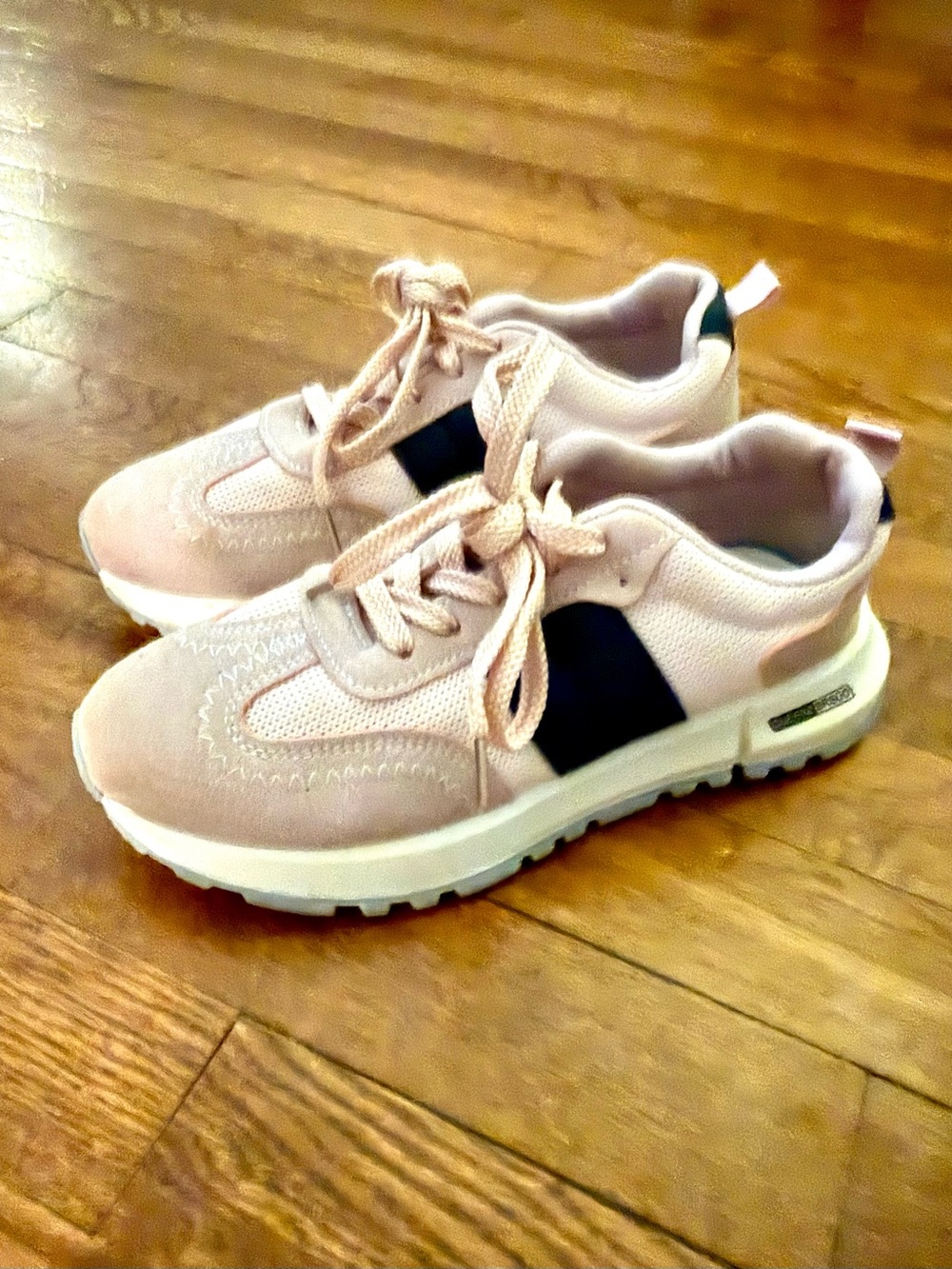 Women’s Pink Casual Lace-Up Sneakers